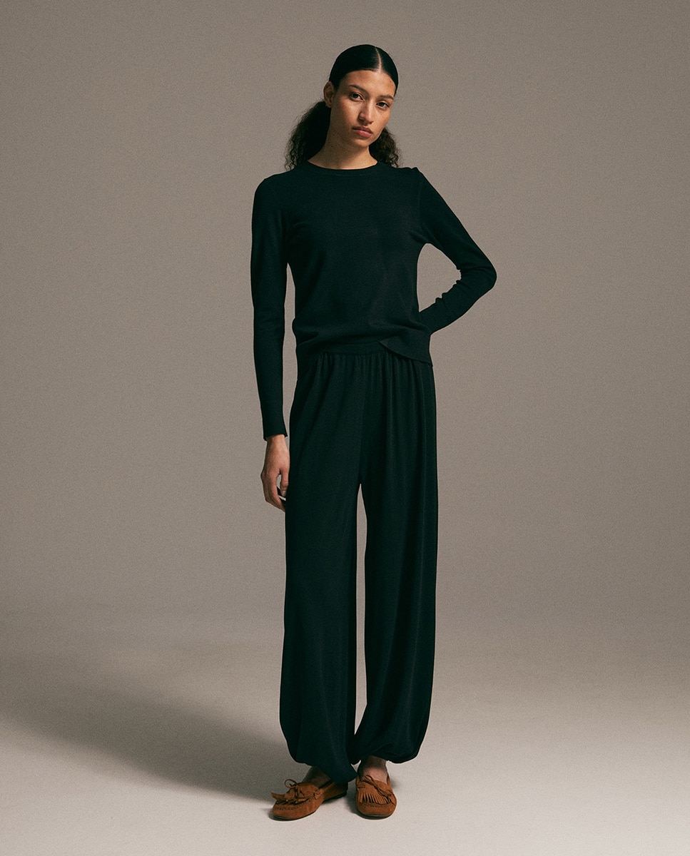 Camisola de Malha com Ponto Liso Preto-3
