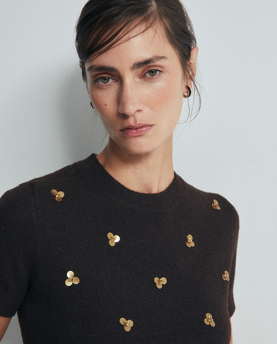Camisola de Malha com Apliques Florais Chocolate-2