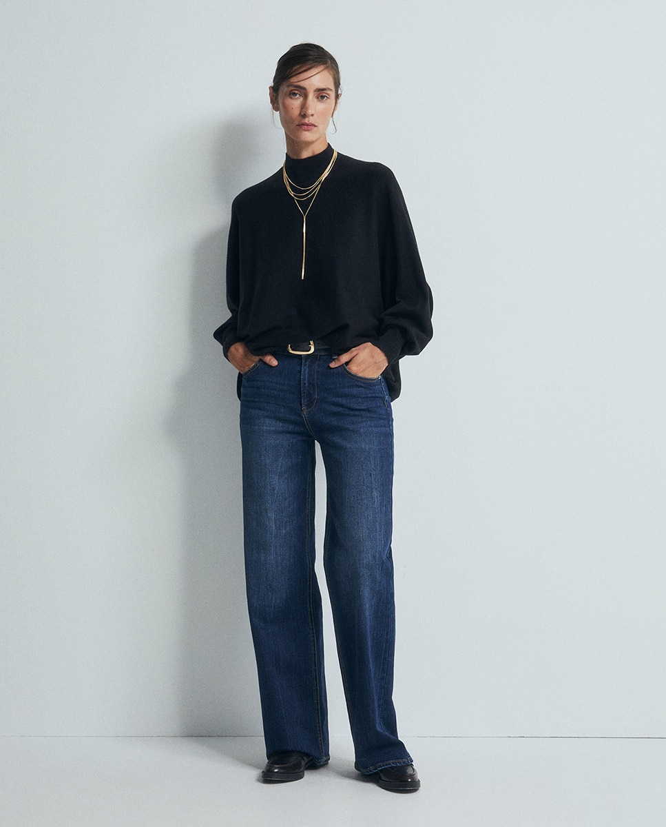 Camisola de Malha Tipo Poncho com Meia Gola Preto-3