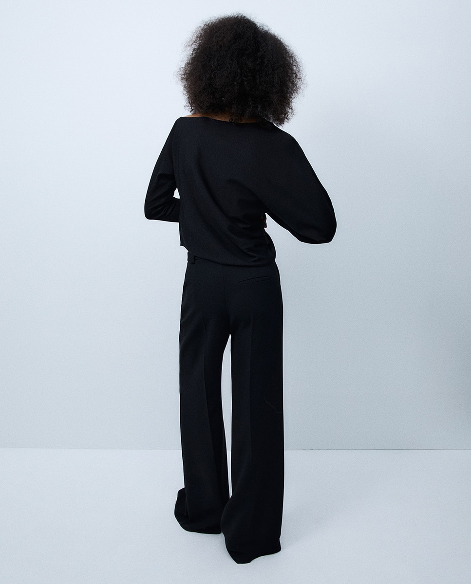 Camisola de Malha Assimétrica com Franzido Preto-4