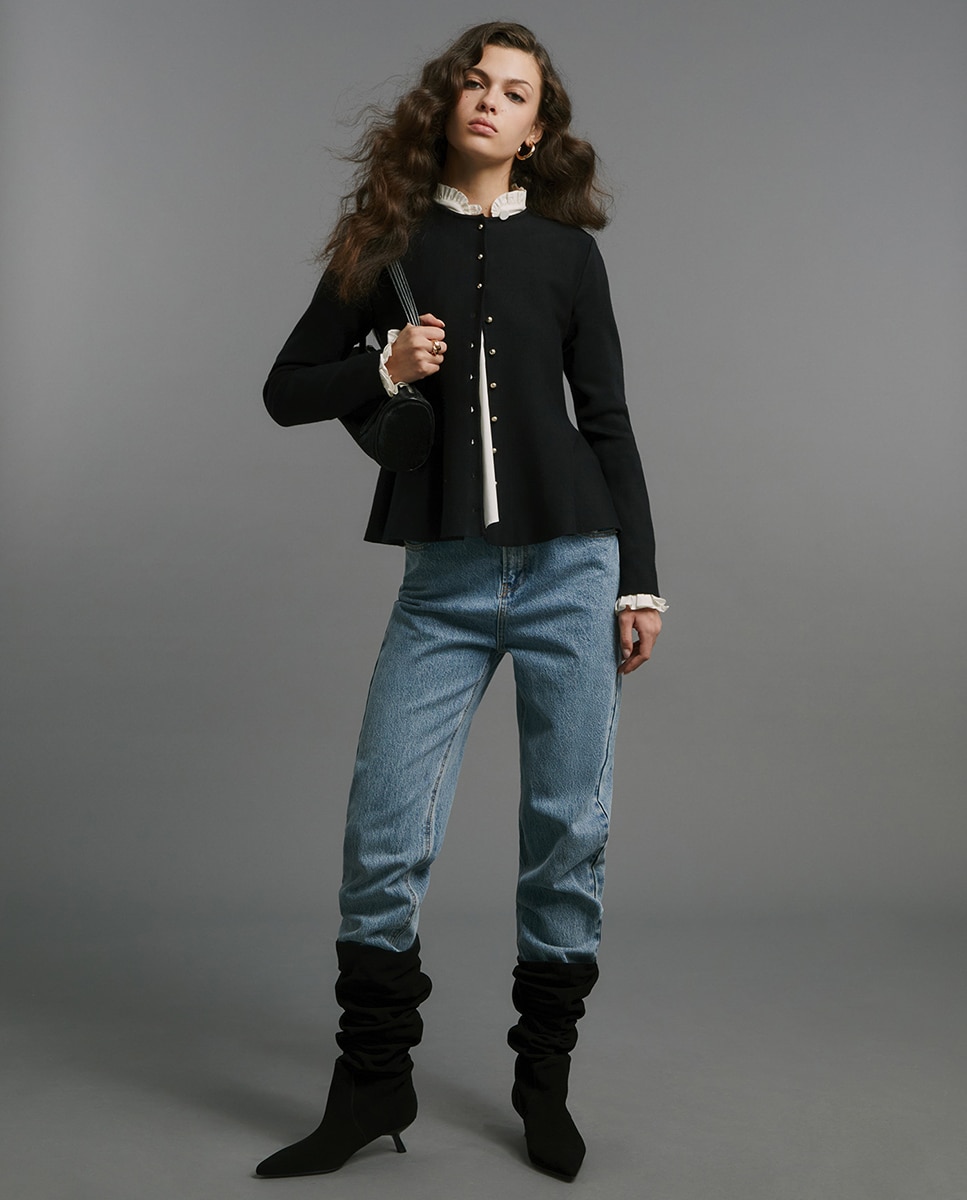 Casaco de Peplum com Botões Dourados Preto-5