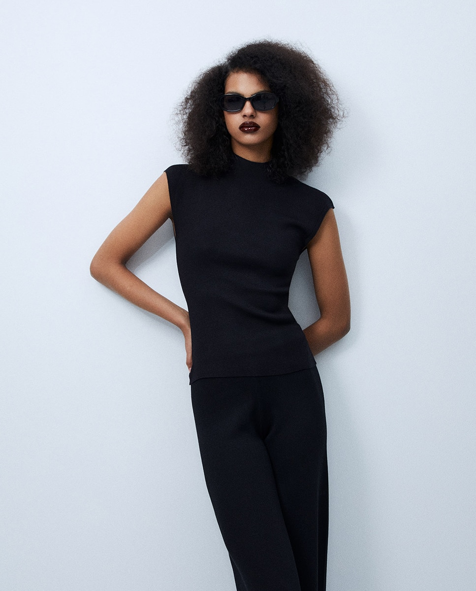 Imagen 2 de Top cuello perkins - Sfera - Negro Negro