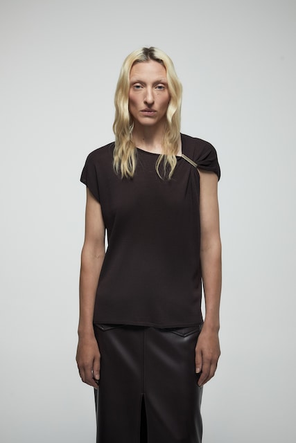 Imagen 0 de Top pieza hombro