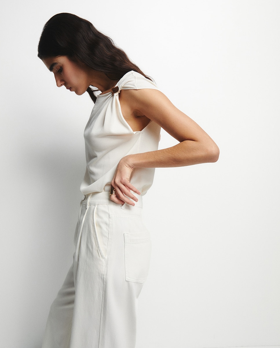 Top com aplique dourado Branco-marfim-4