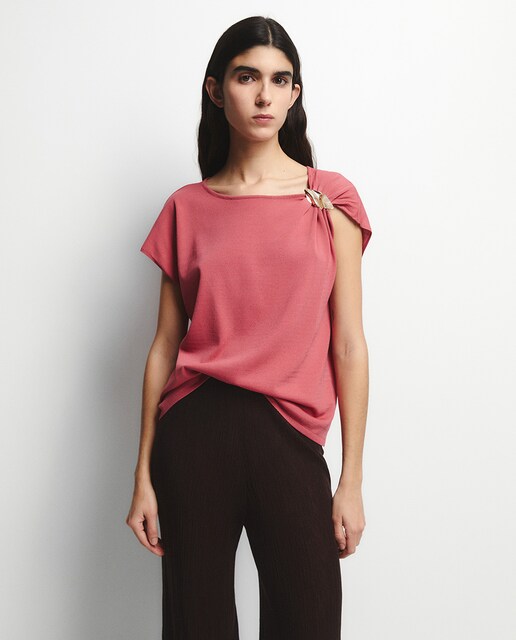 Imagen 0 de Top aplique dorado