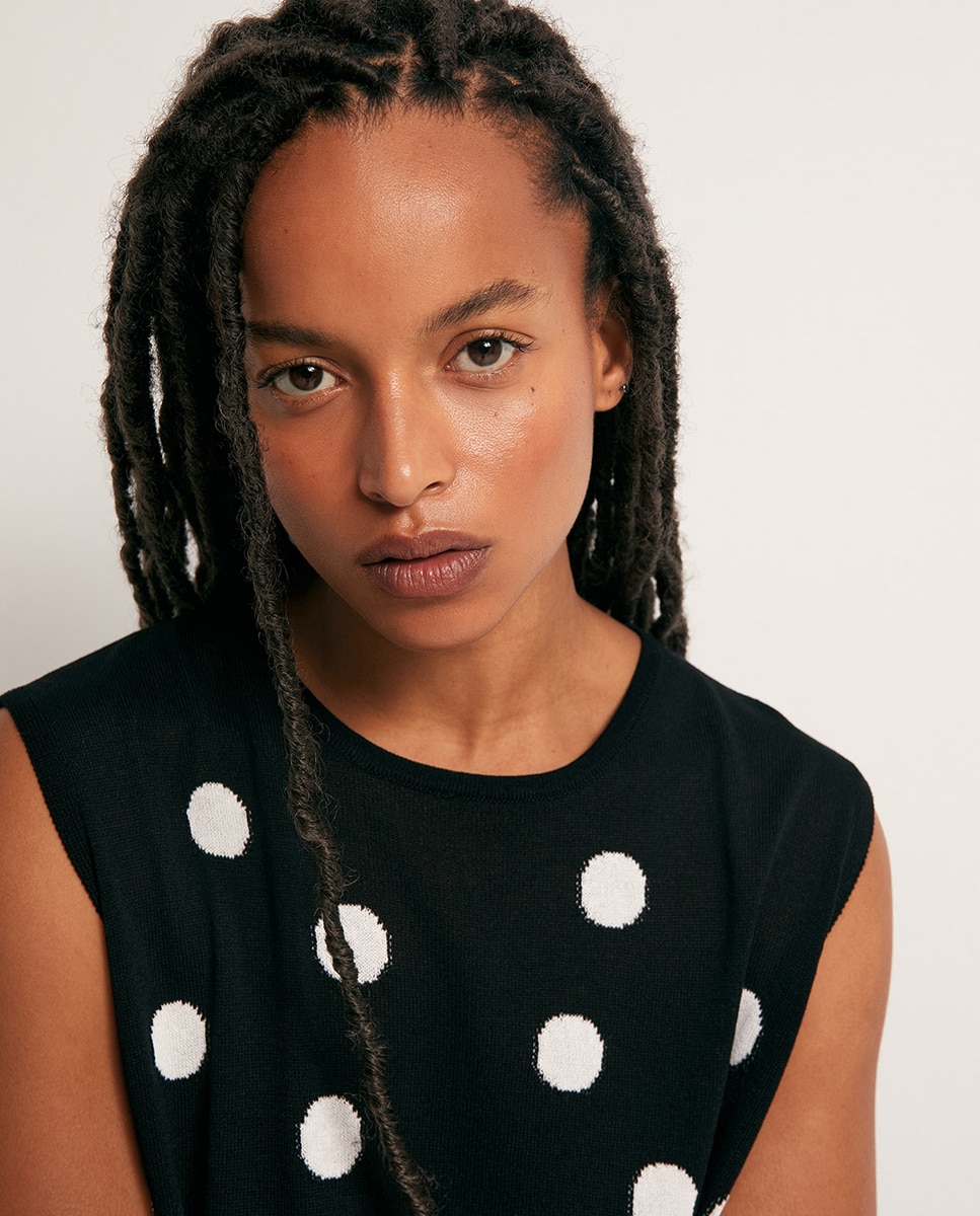 Top às bolinhas Preto-3