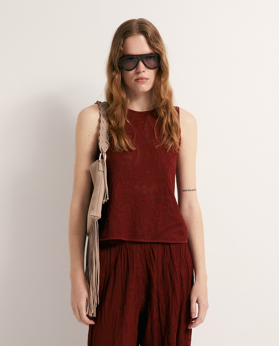 Sfera - Top halter calado.