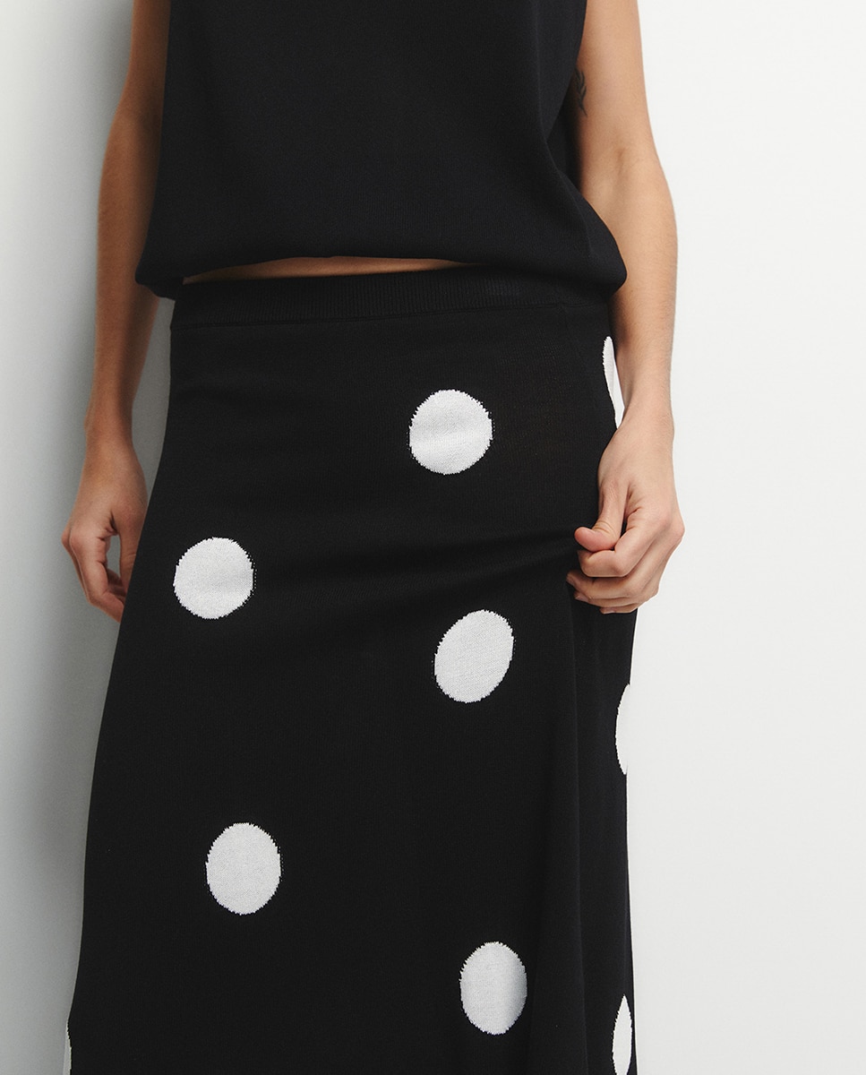 Saia Comprida às Bolinhas Preto-7