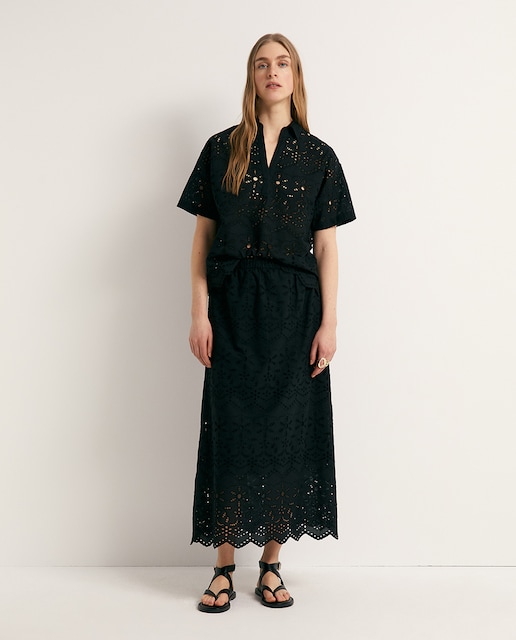 Imagen 0 de Falda bordada troquelada