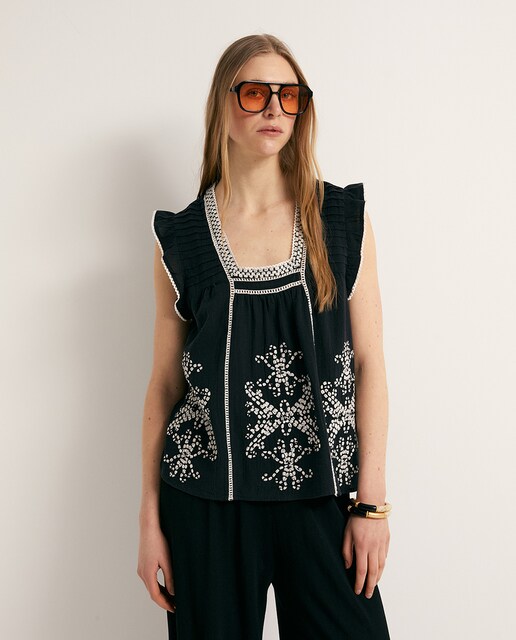 Imagen 0 de Top bordado