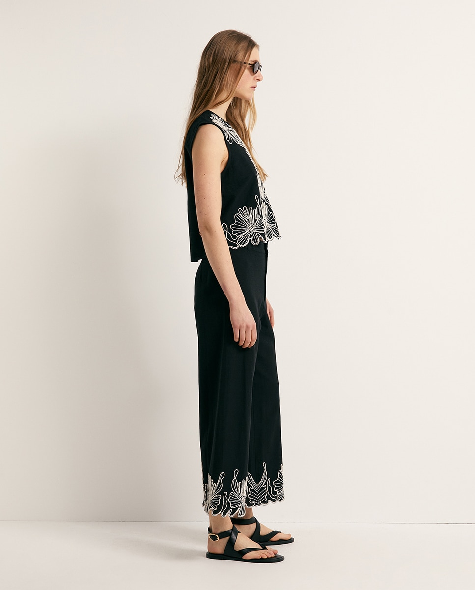 Top de Linho Bordado Preto-4