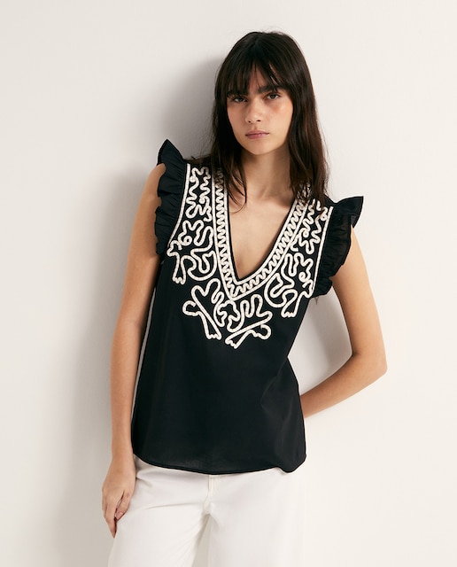 Imagen 0 de Top pechera bordada
