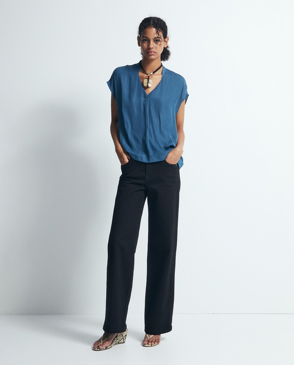 Top Fluido com Decote em Bico 400 Azul-2