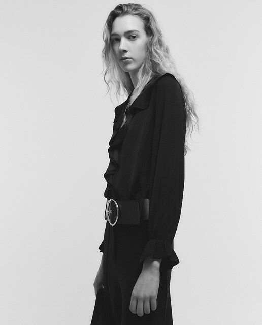 Imagen 0 de Blusa escote volante