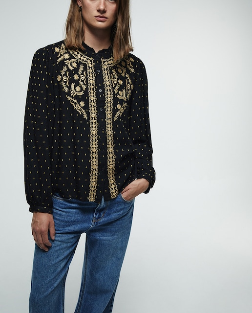 Imagen 0 de Blusa pechera bordada