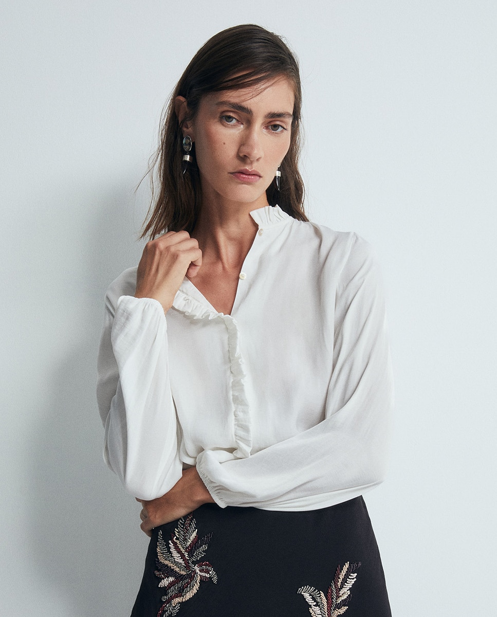 Imagem 0 de Blusa com Folho Franzido
