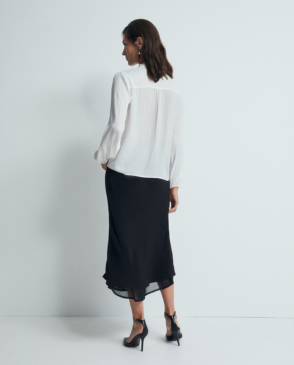 Blusa com Folho Franzido Branco-4
