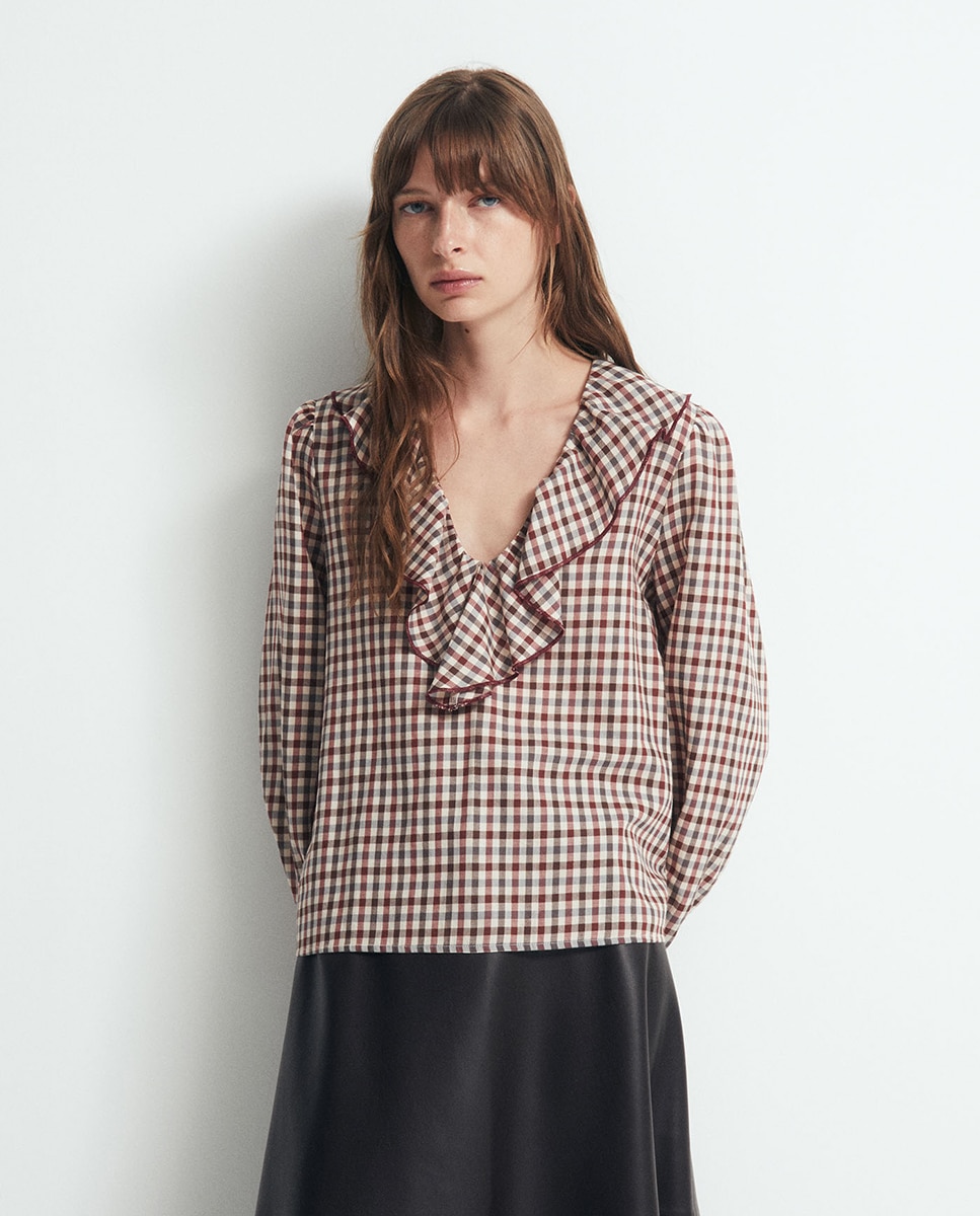 Imagem 0 de Blusa aos Quadrados com Folho