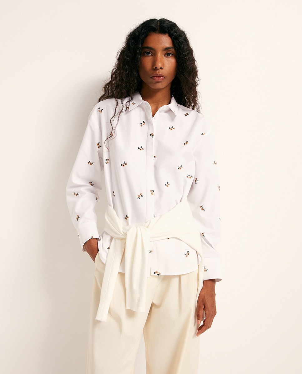 Imagem 0 de Camisa com Bordado Floral