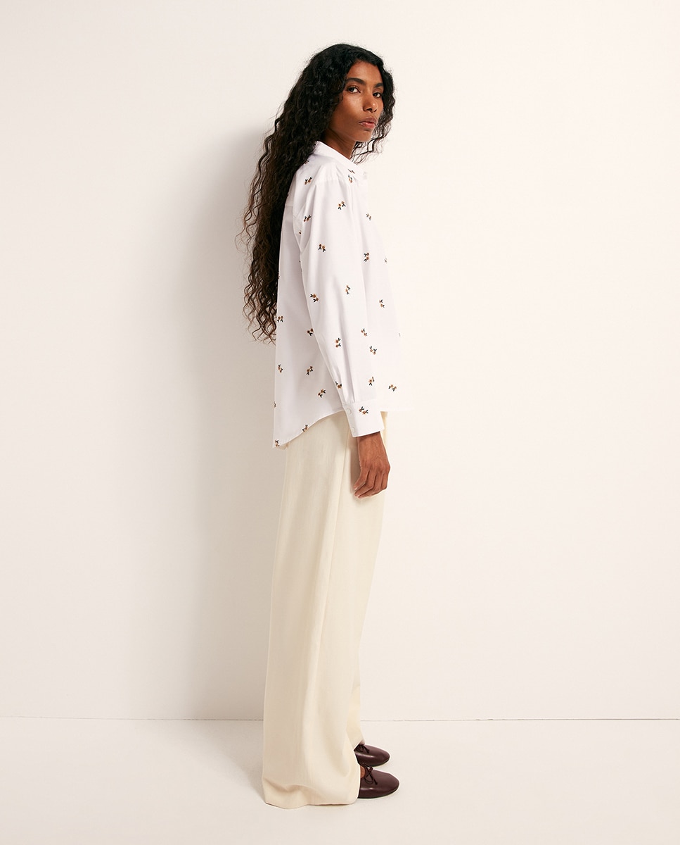 Camisa com Bordado Floral Branco-4