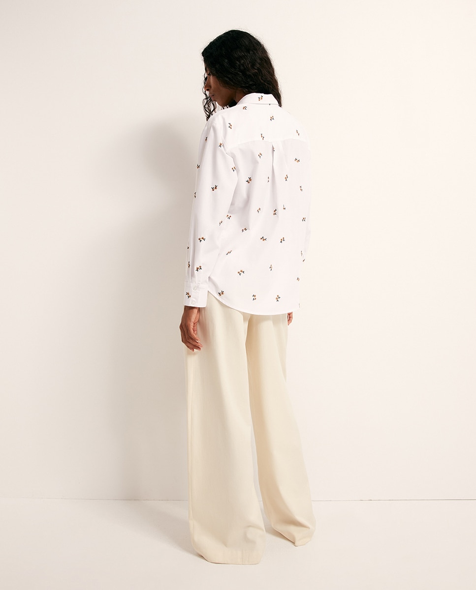 Camisa com Bordado Floral Branco-5