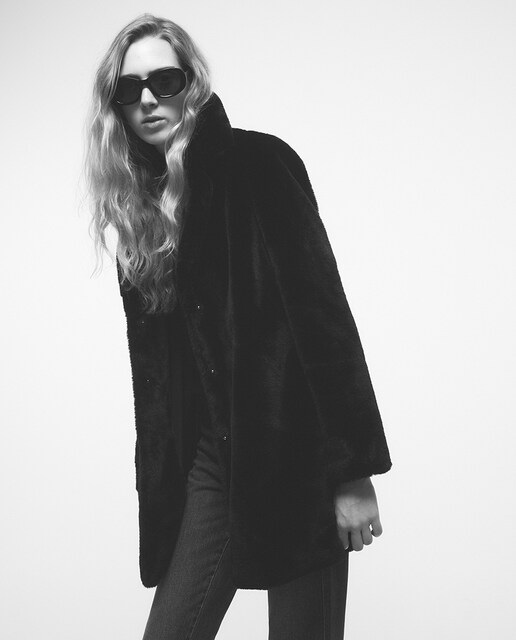 Imagen 0 de Abrigo pelo solapa