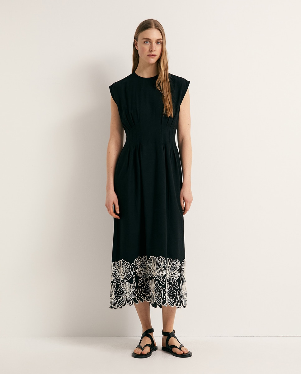 Imagem 0 de Vestido de Linho Bordado