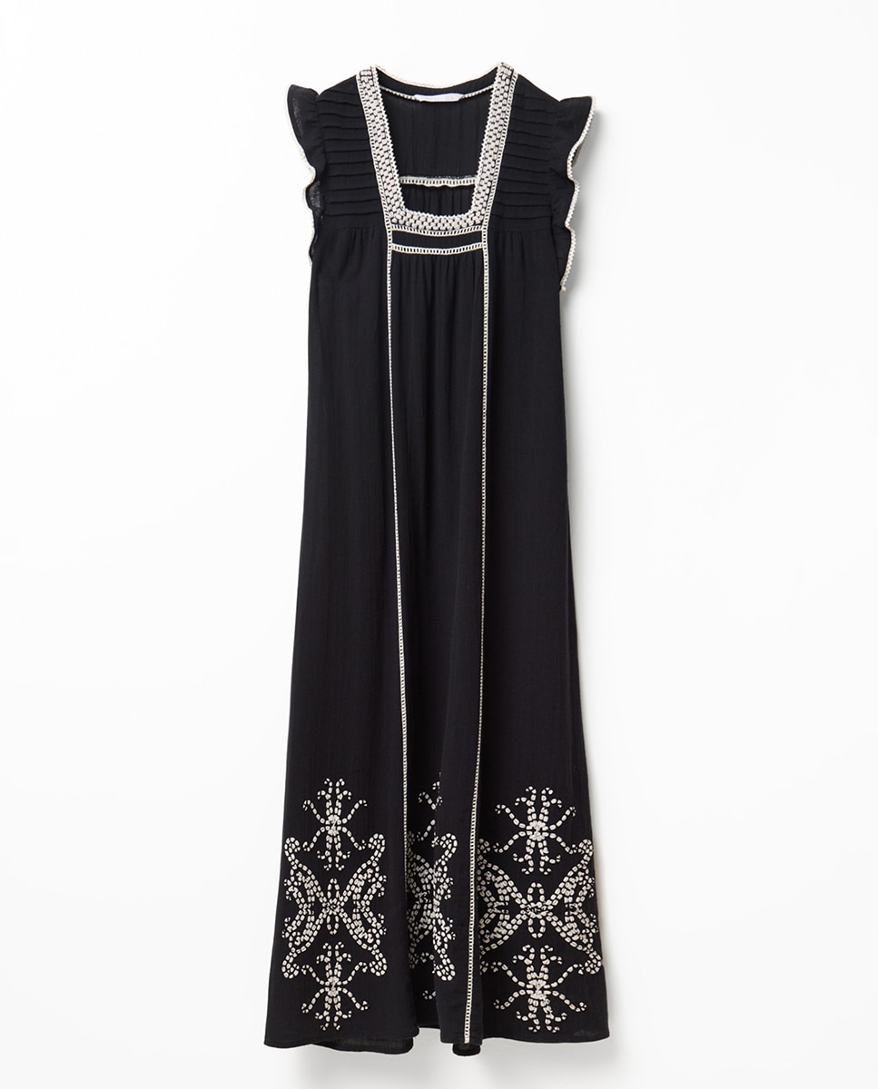 Vestido bordado Preto-5
