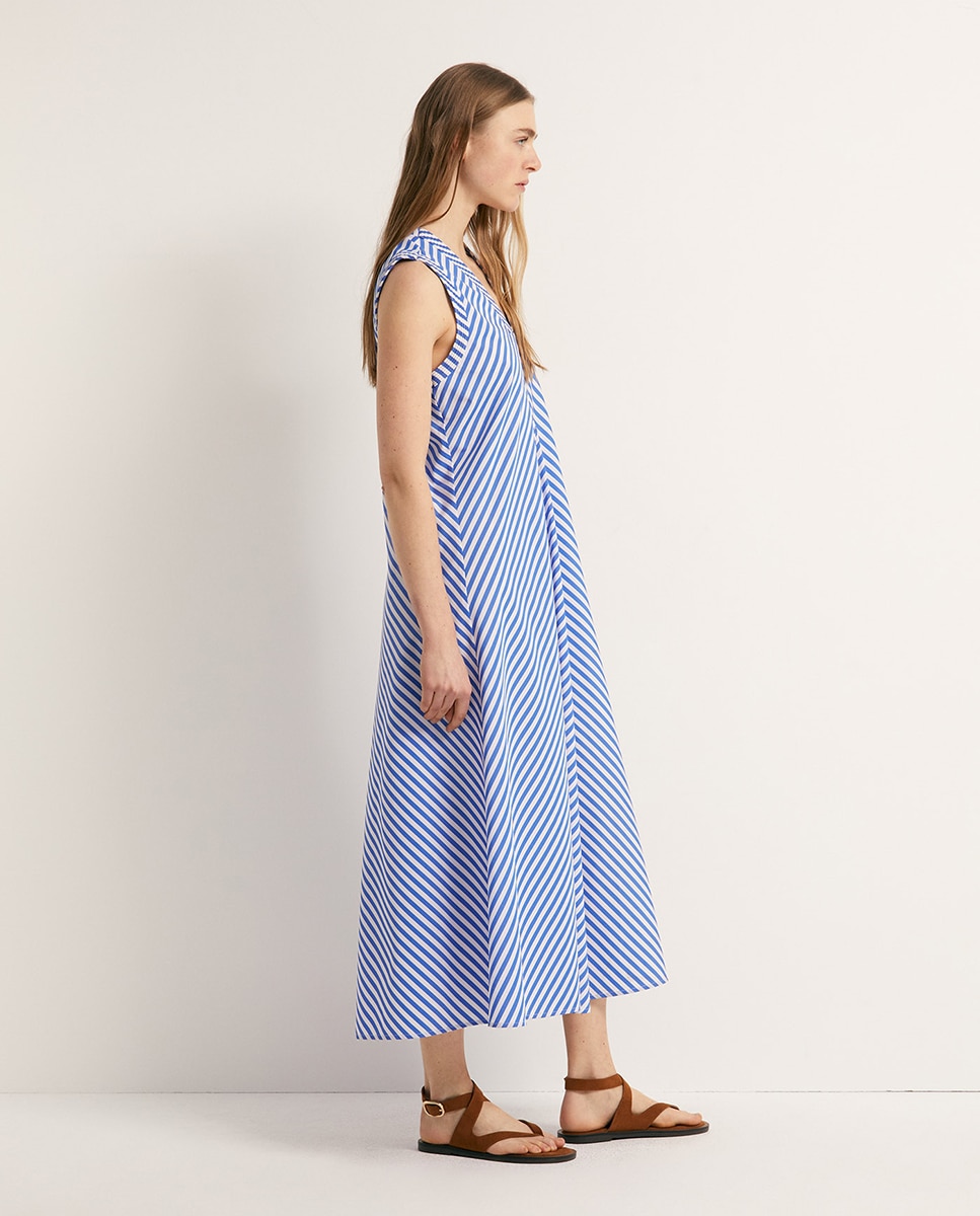 Vestido com Decote Azul-3