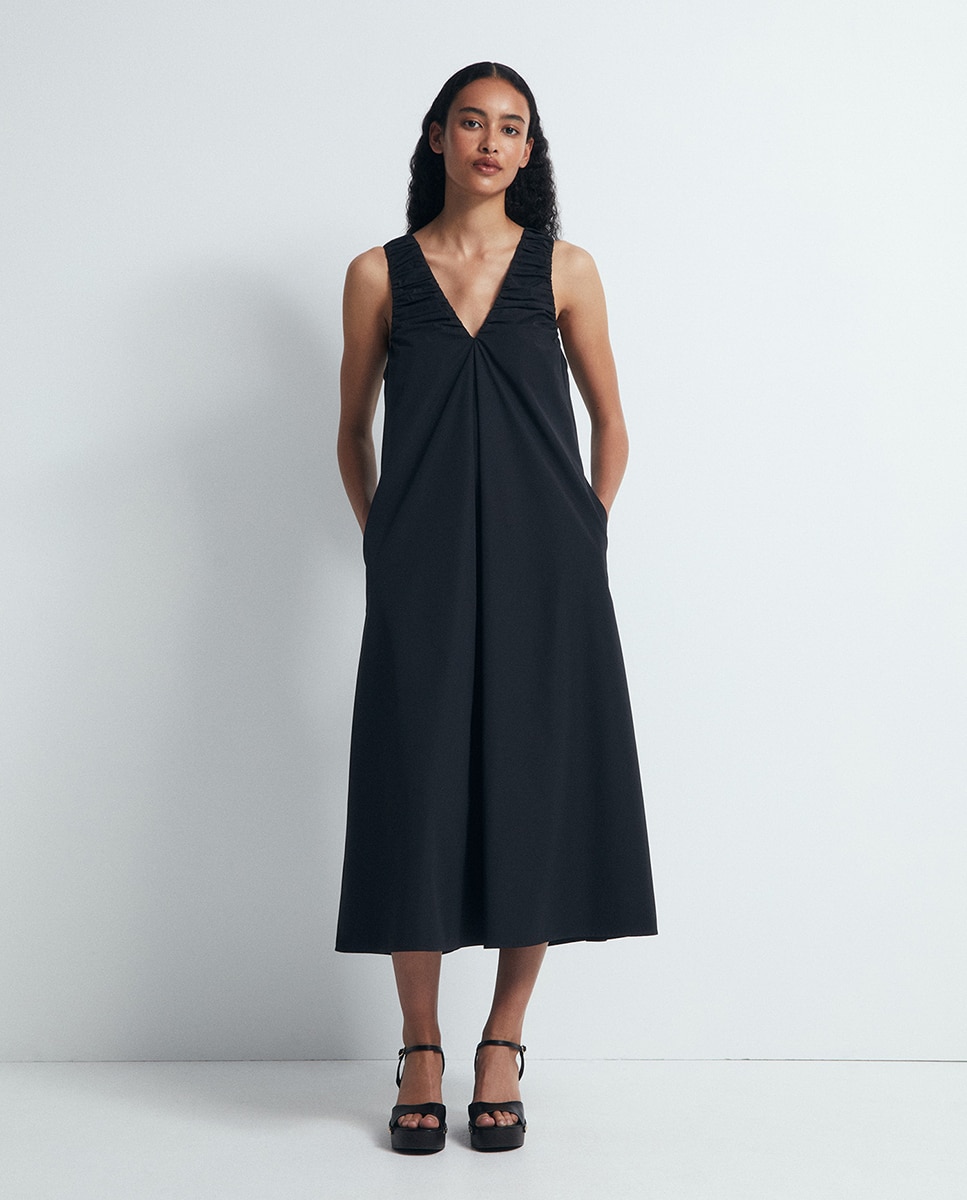 Imagem 0 de Vestido com Decote Franzido