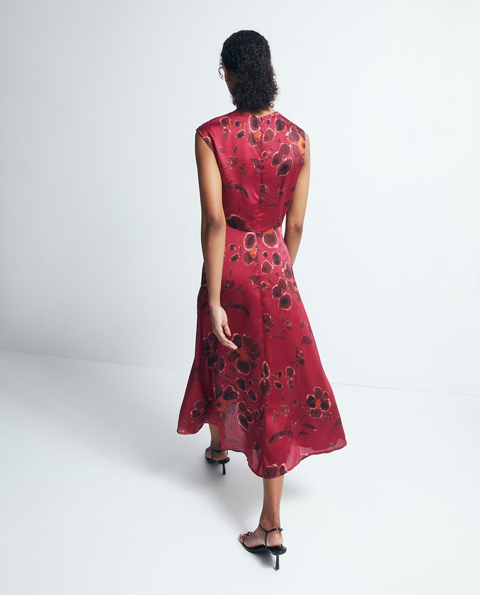 Vestido com Peça Metálica Bordeaux-4