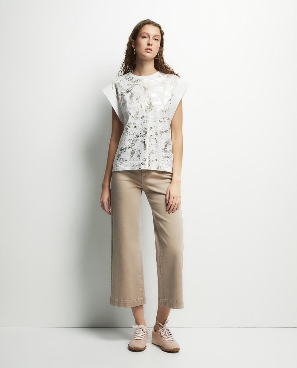 T-shirt com Ilustração Cru-2