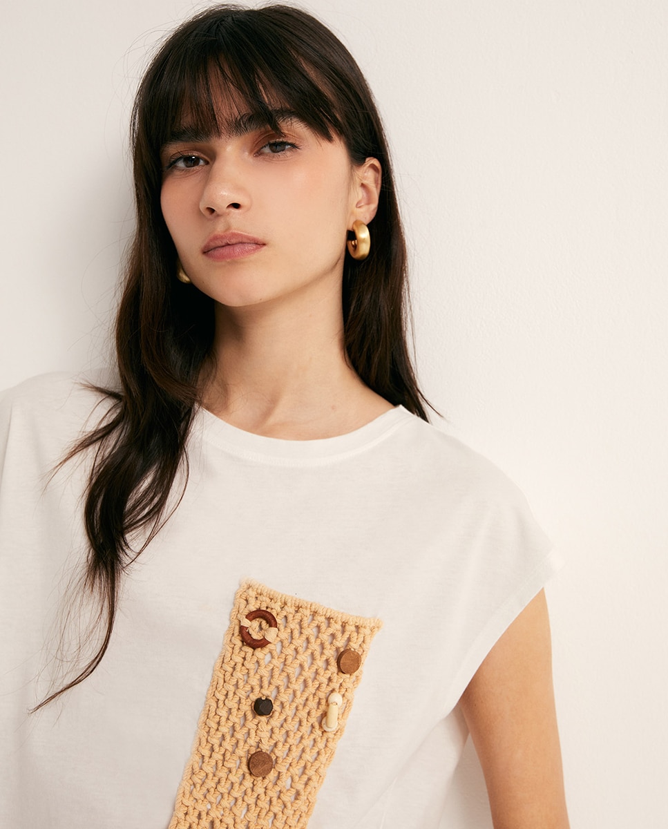 T-shirt com Bolso e Peças Cru-3