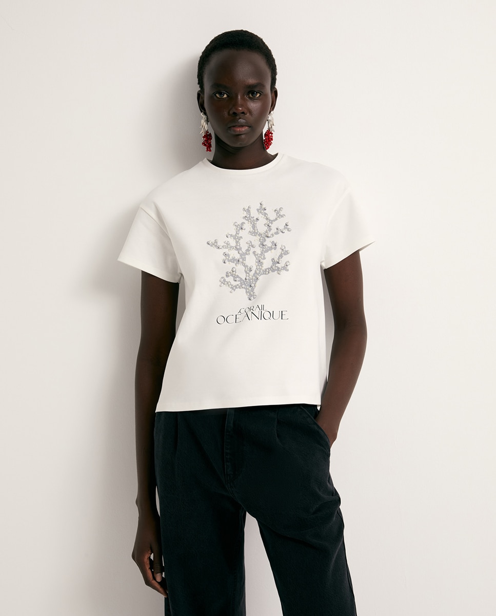Imagem 0 de T-shirt com Pérolas à Frente