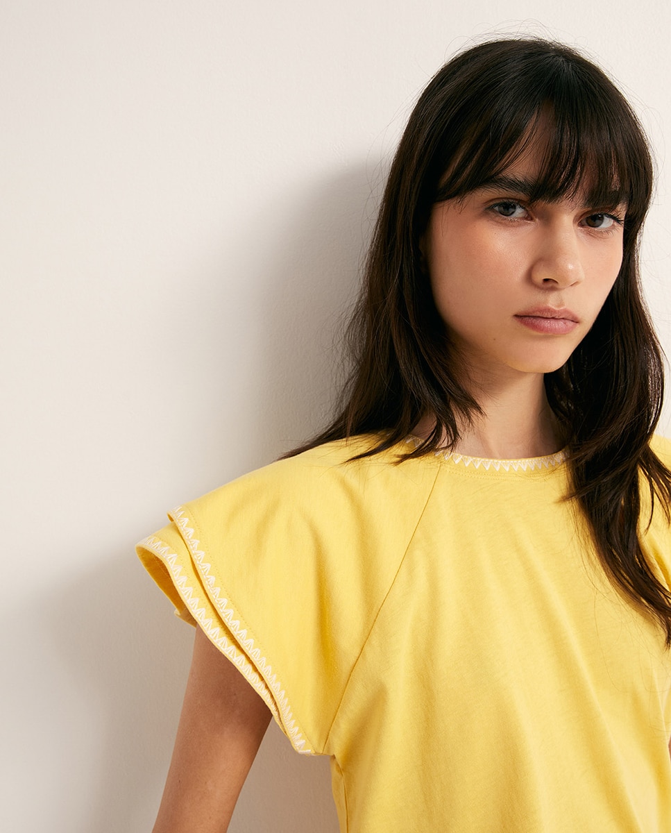 T-shirt com Folhos Amarelo-3