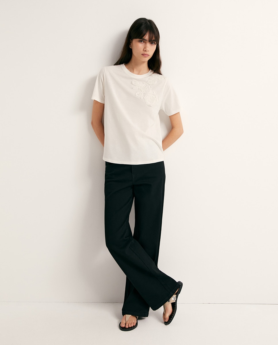 T-shirt com Adorno Branco-2