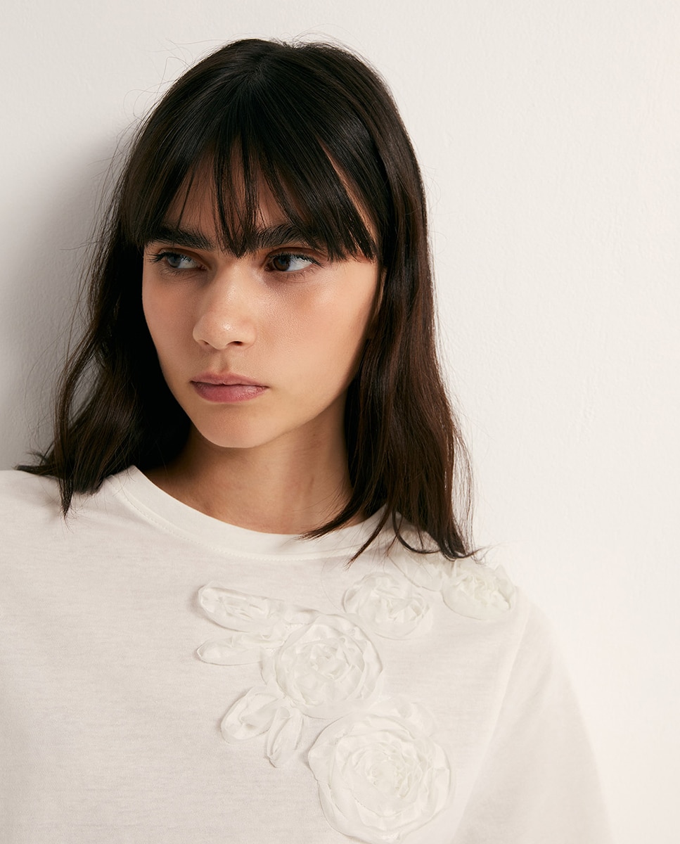 T-shirt com Adorno Branco-3