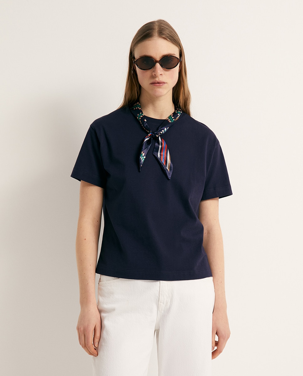 Imagem 0 de T-shirt com Lenço de Adorno