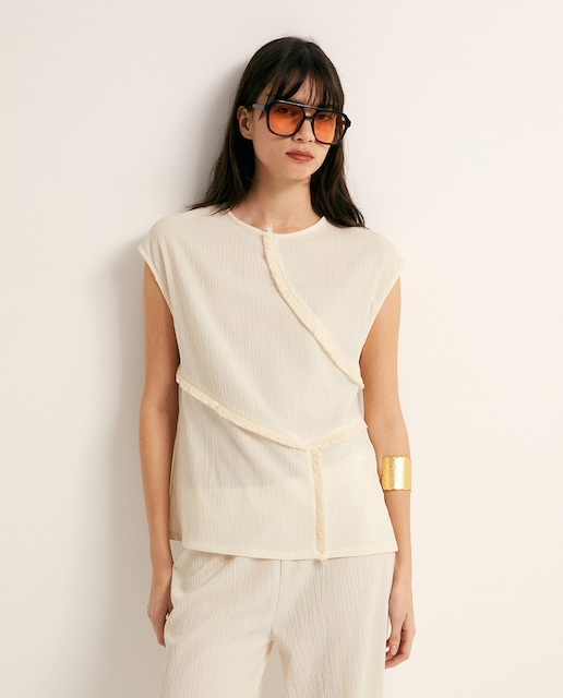 Imagen 0 de Top textura flecos