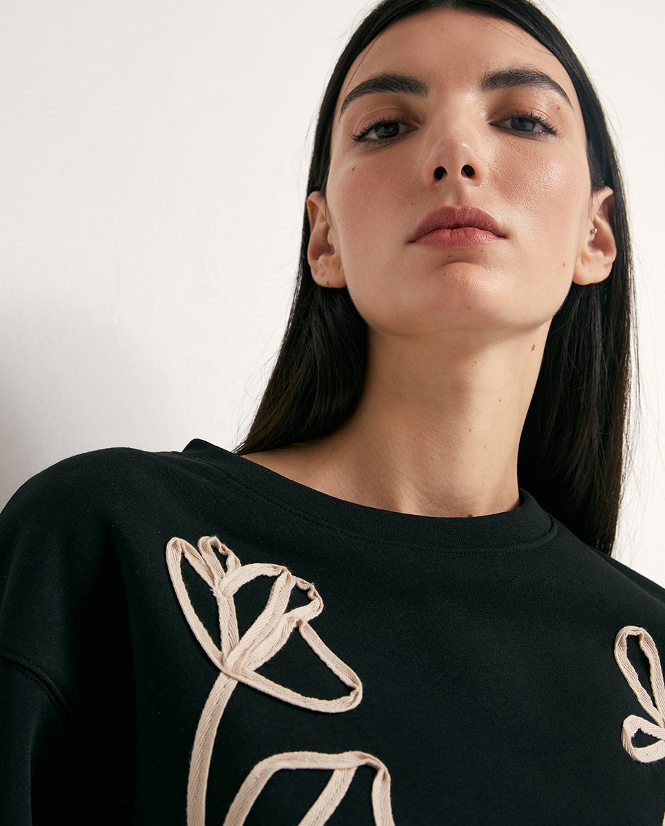 Sweatshirt com Aplique de Cordão Preto-3