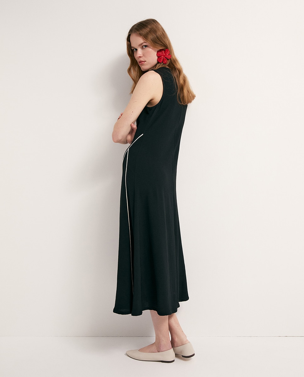 Vestido com Detalhe em Contraste Preto-4