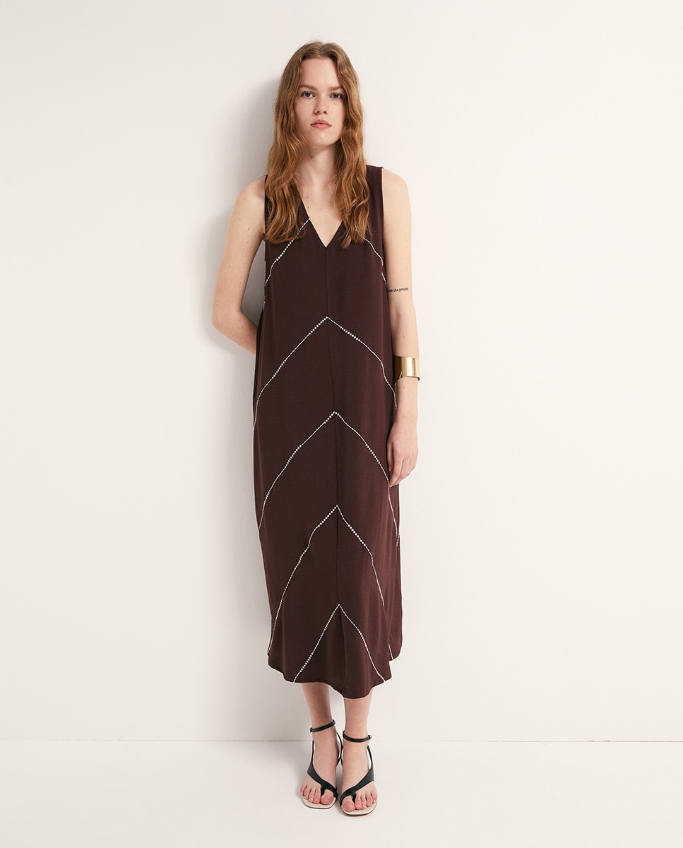 Imagem 0 de Vestido com Bordado em Contraste