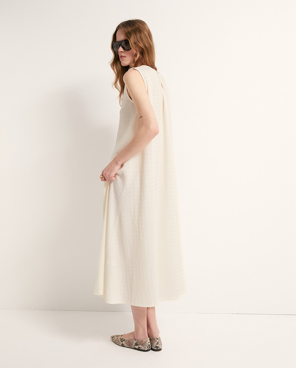 Vestido com Textura Evasê Cru-4