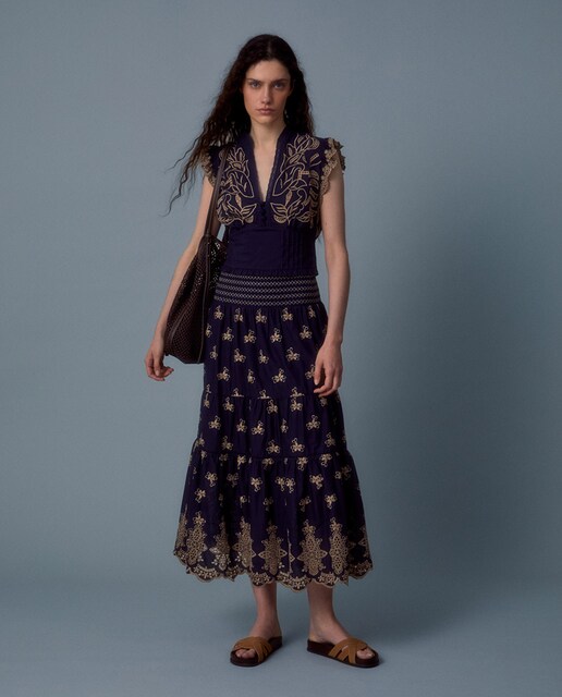 Imagen 0 de Falda bordados contraste