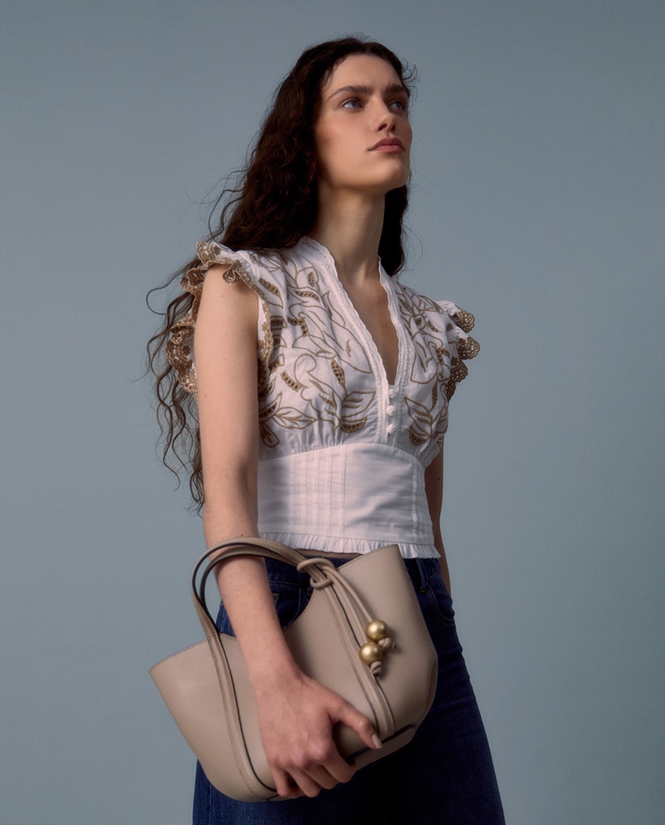 Sfera - Blusa corse bordados.