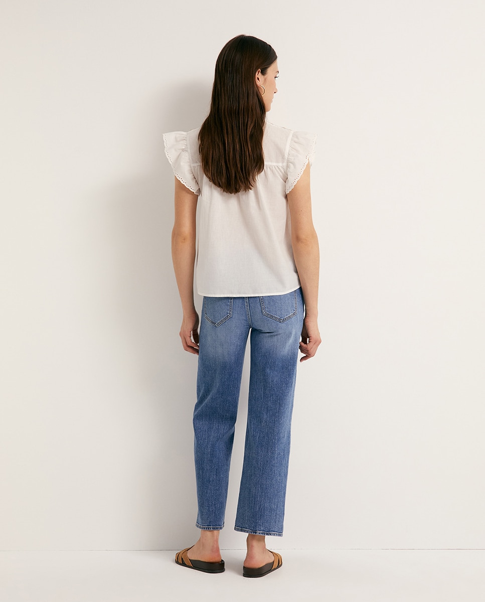 Blusa com peitilho bordado Castanho-5