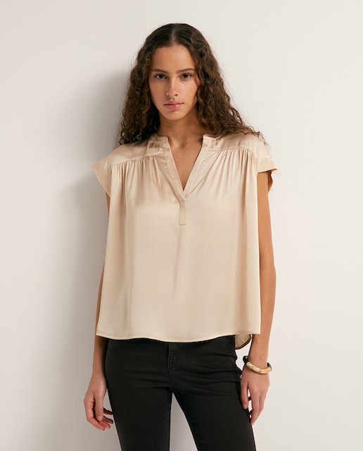 Imagen 0 de Top satinado pico