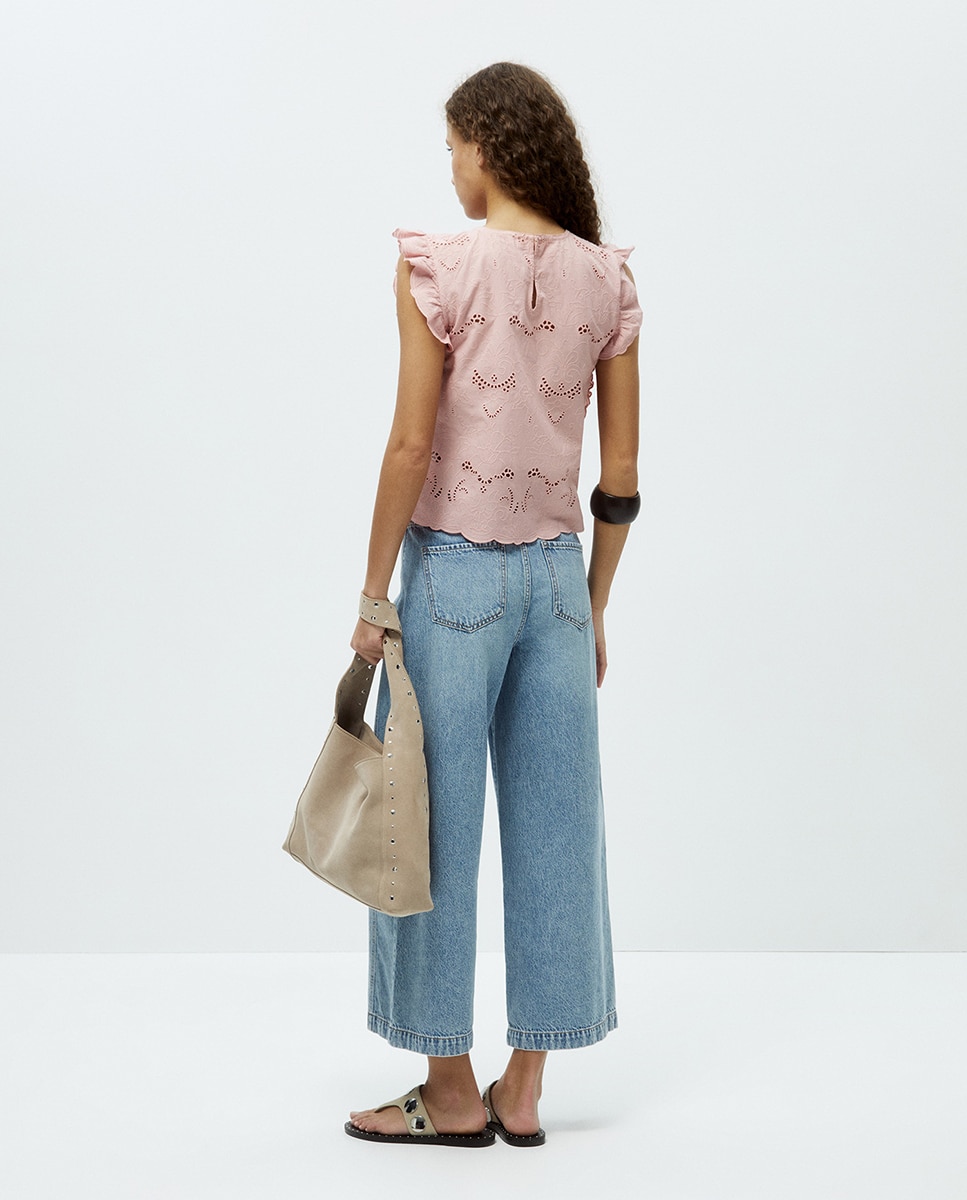 Blusa com Folhos e Bordado Rosa-5