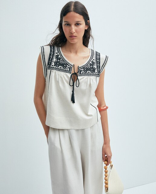 Imagen 0 de Blusa bordados espejo