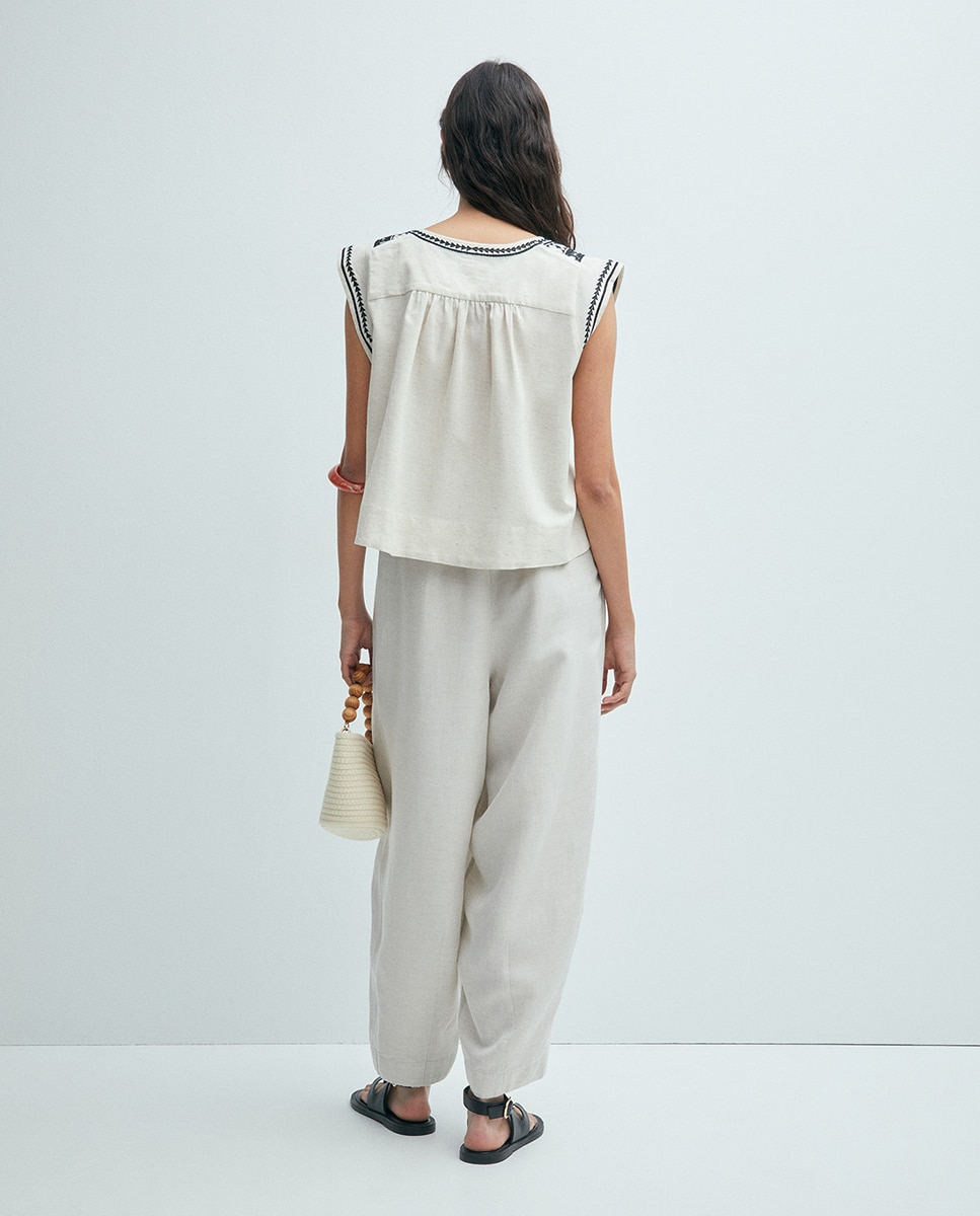 Blusa com Bordados Espelho Branco-4